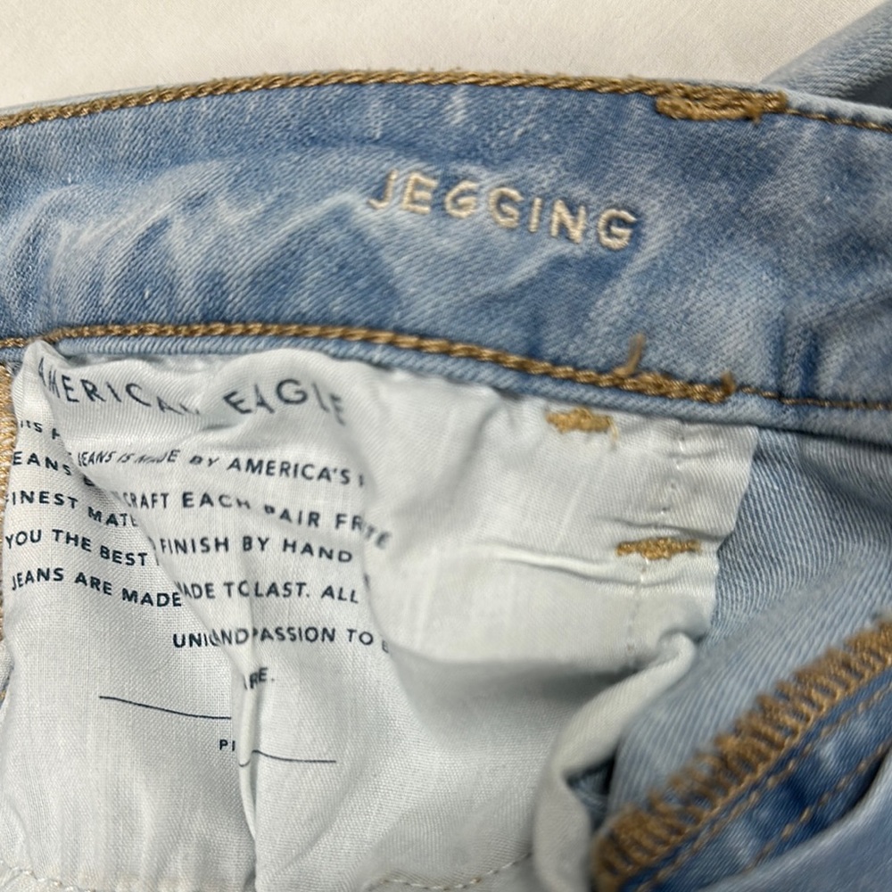 AEO Light Blue Women's Jeans - Picture 7 of 10